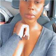 Studentessa universitaria in cerca di entrate extra